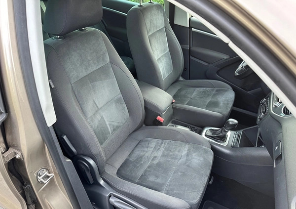 Volkswagen Tiguan cena 44500 przebieg: 251000, rok produkcji 2012 z Dębno małe 211